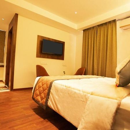 Super Hotel O Nar Comforts Near Ksr Railway Station Bangalore Exterior foto