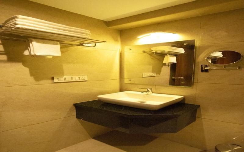 Super Hotel O Nar Comforts Near Ksr Railway Station Bangalore Exterior foto